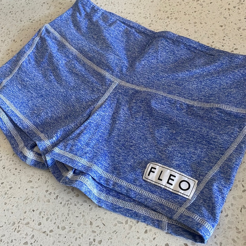 Size M FLEO heather shorts